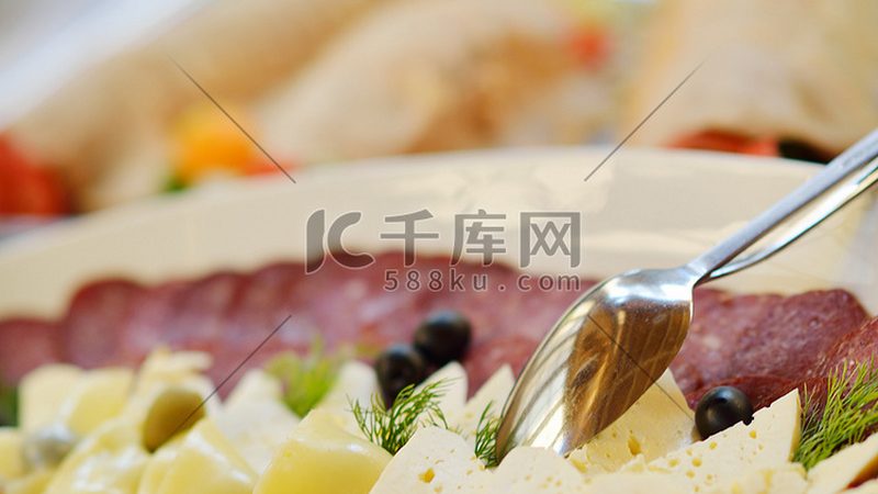 小标题：蜜饯果干话梅市场现状